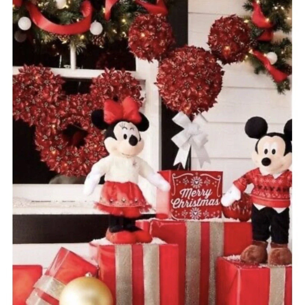 Disney Magic Holiday Mickey Poinsettia LED classic‎ white lighted 24-inch Wreath